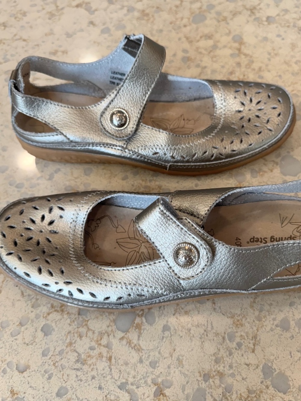 Women's, size EU 40 or US 9.5M, Silver Leather Spring Step Mary Janes flats.